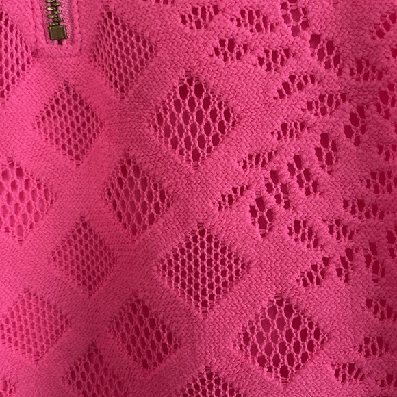 Lilly Pulitzer! Super cute hot pink top!🌸 Fun crochet design:) - Picture 6 of 6